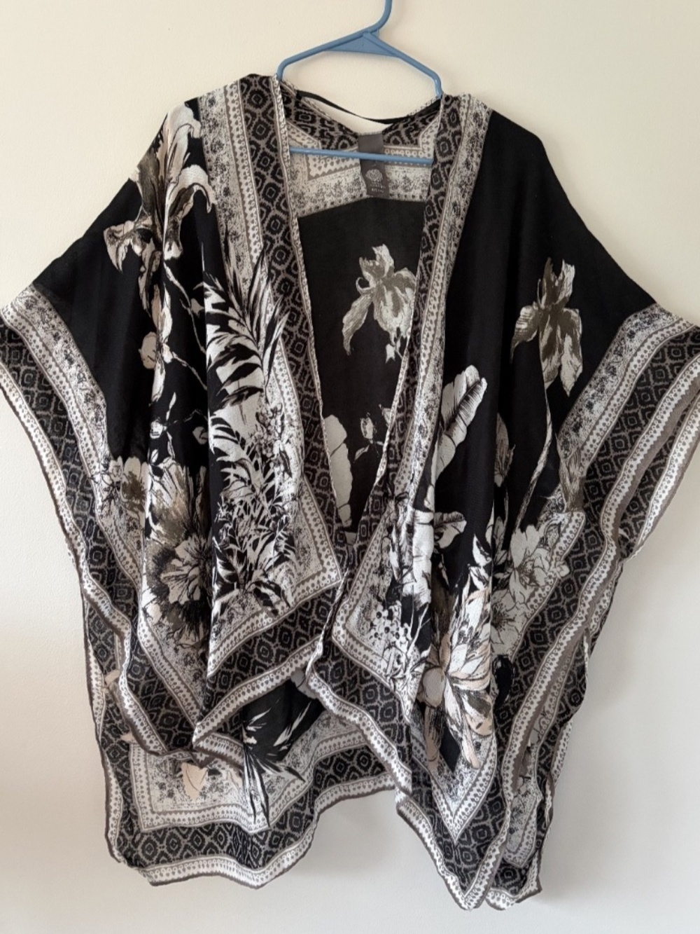 Vince Camuto Black and Cream Floral Scarf Lightweight Wrap Shawl One Size